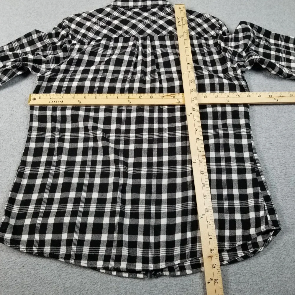 Croft & Barrow Button Up Shirt Women's Medium M Black White Plaid Flannel Cotton